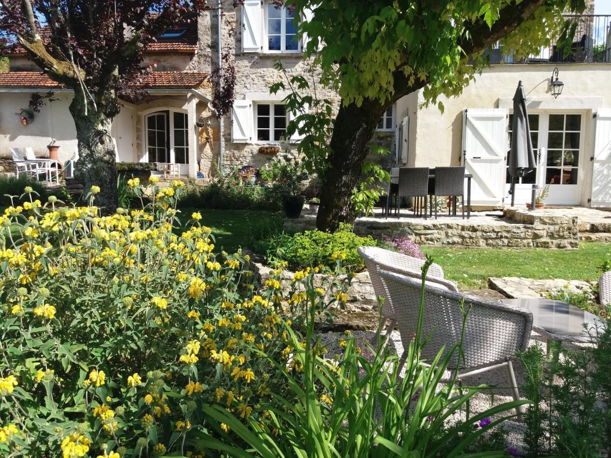 Les Trois Prunelles Saint-Pierre-Toirac 外观 照片